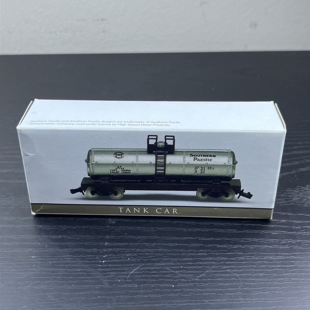 Vintage Southern Pacific Tank Car N Scale Model Train in Original Box - Picture 3 of 8